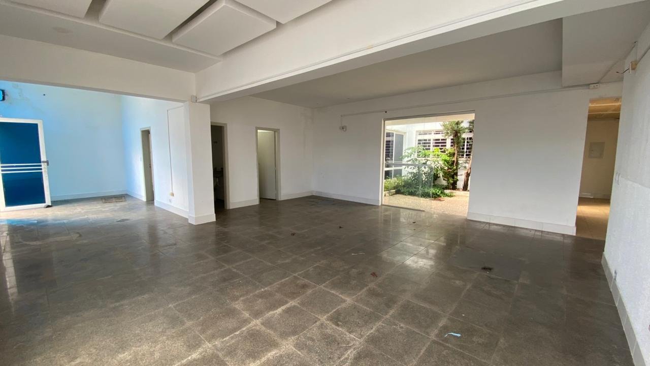 Imóvel comercial à venda na Av. Major Gama em Cuiabá – 615m², 20 salas e 12 banheiros