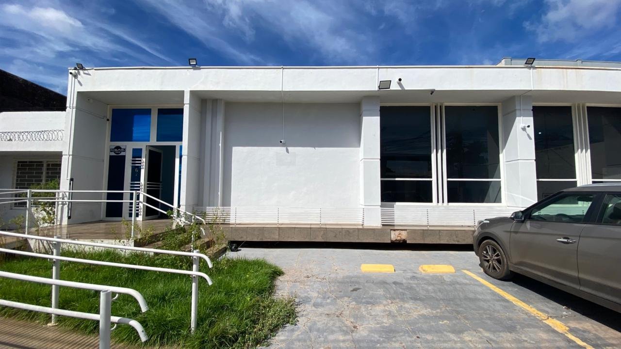 Imóvel comercial à venda na Av. Major Gama em Cuiabá – 615m², 20 salas e 12 banheiros