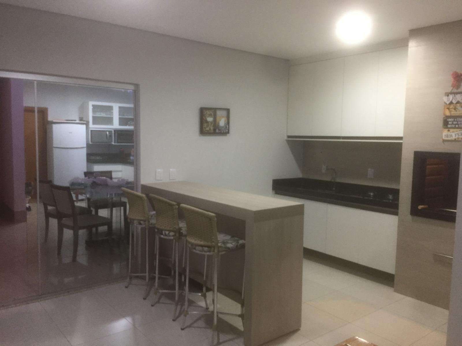 Casa térrea à venda no Condomínio Belvedere I em Cuiabá – 3 suítes, piscina e área gourmet climatizada