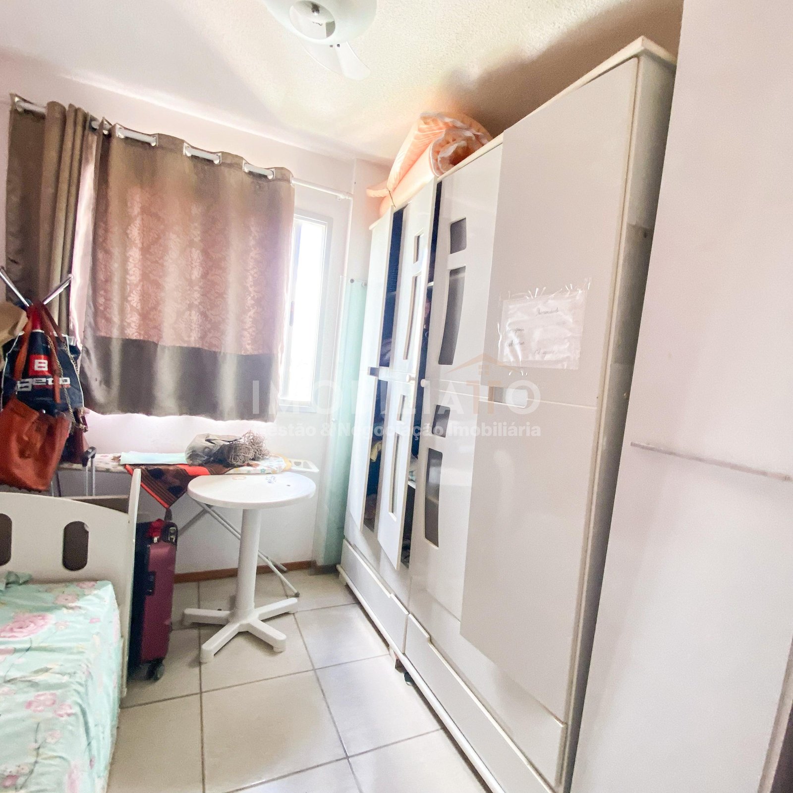 Apartamento 2 Quartos com Suíte Ampla à Venda no Garden Três Américas
