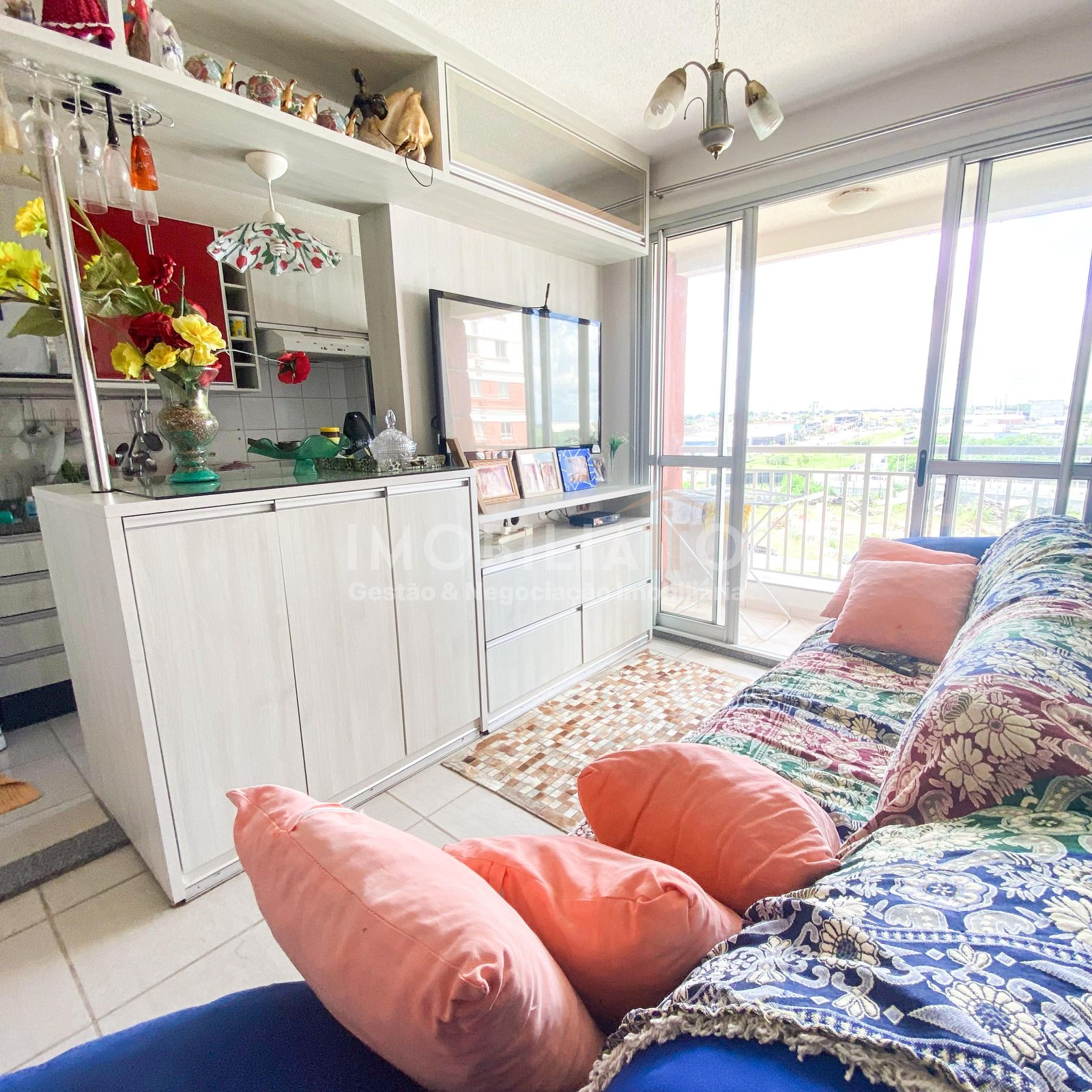 Apartamento 2 Quartos com Suíte Ampla à Venda no Garden Três Américas