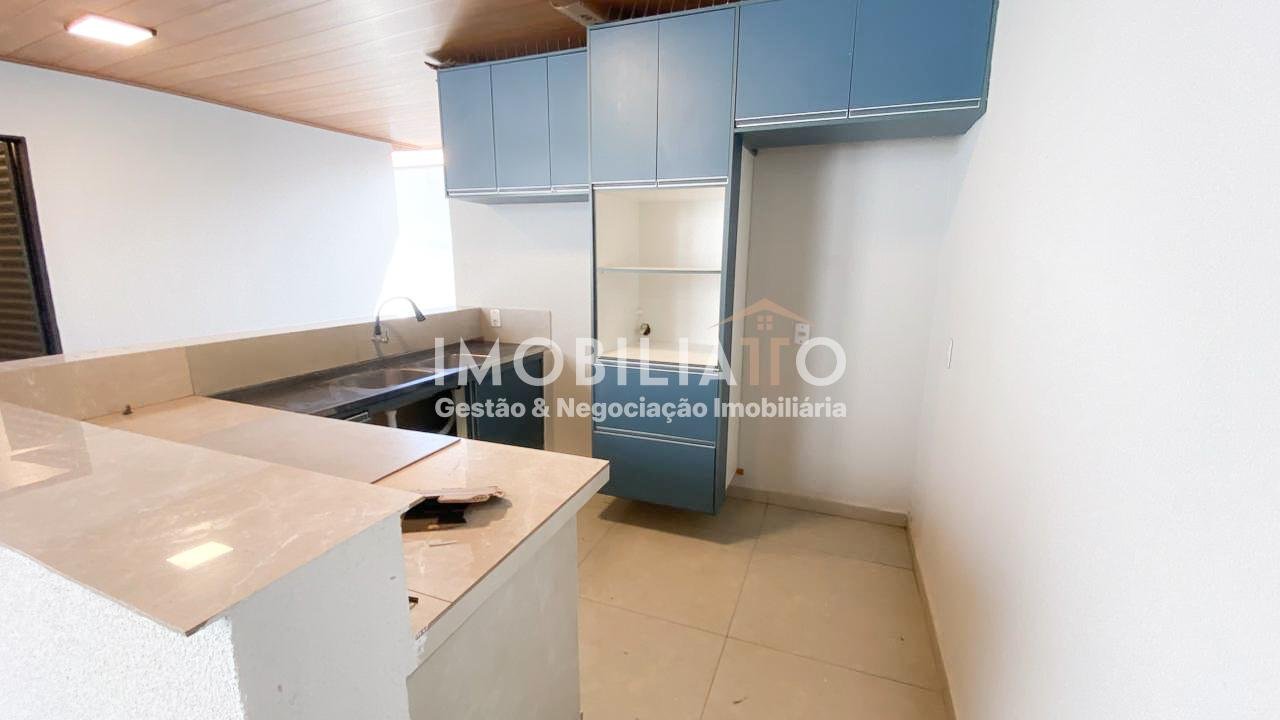 Casa à venda no Jardim Universitário em Cuiabá - 3 quartos, piscina e área gourmet
