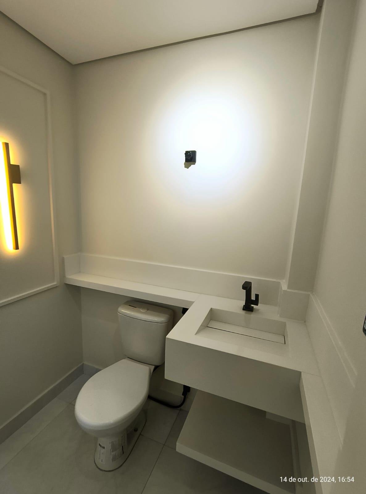 Apartamento a Venda no Clássico Versalhes da Praça Popular