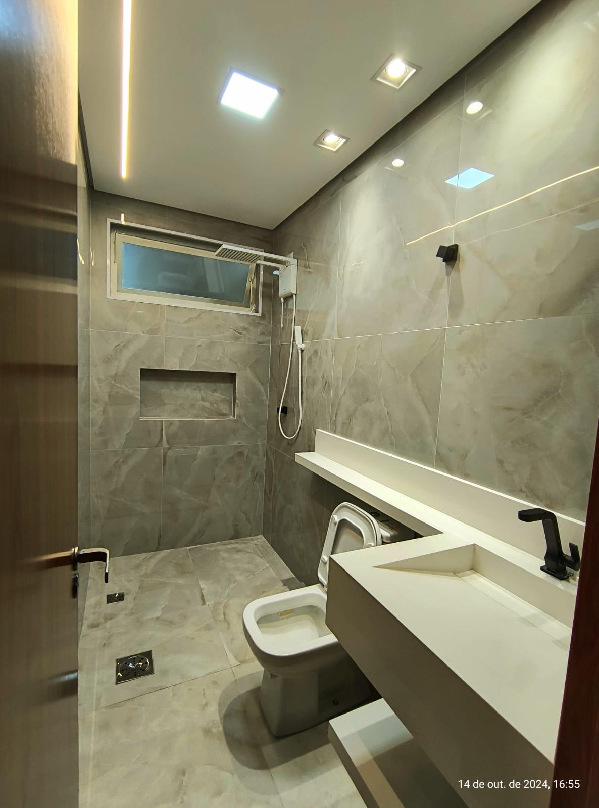 Apartamento a Venda no Clássico Versalhes da Praça Popular