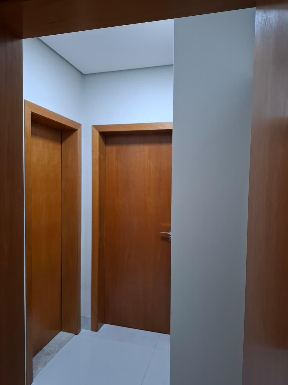 Casa de alto padrão à venda no Condomínio Primor das Torres em Cuiabá – 3 quartos, porteira fechada e energia solar