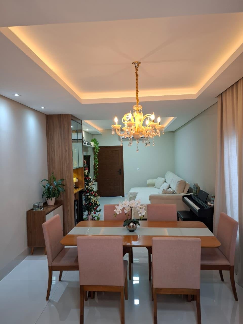 Casa de alto padrão à venda no Condomínio Primor das Torres em Cuiabá – 3 quartos, porteira fechada e energia solar