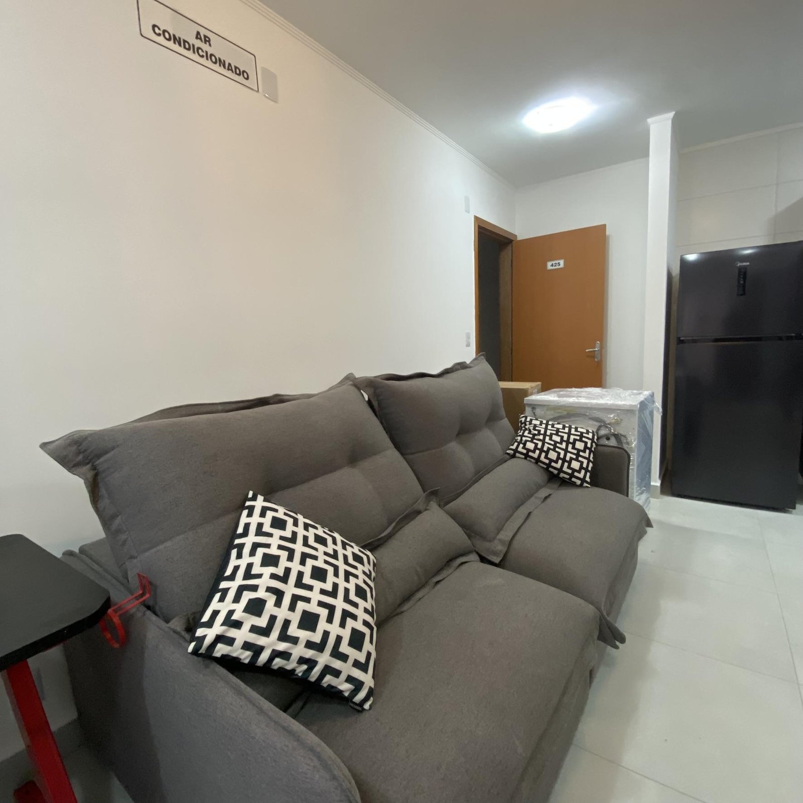 Apartamento mobiliado para alugar no Condomínio Bela Marina em Cuiabá – 2 quartos, próximo à UNIC e UNIVAG