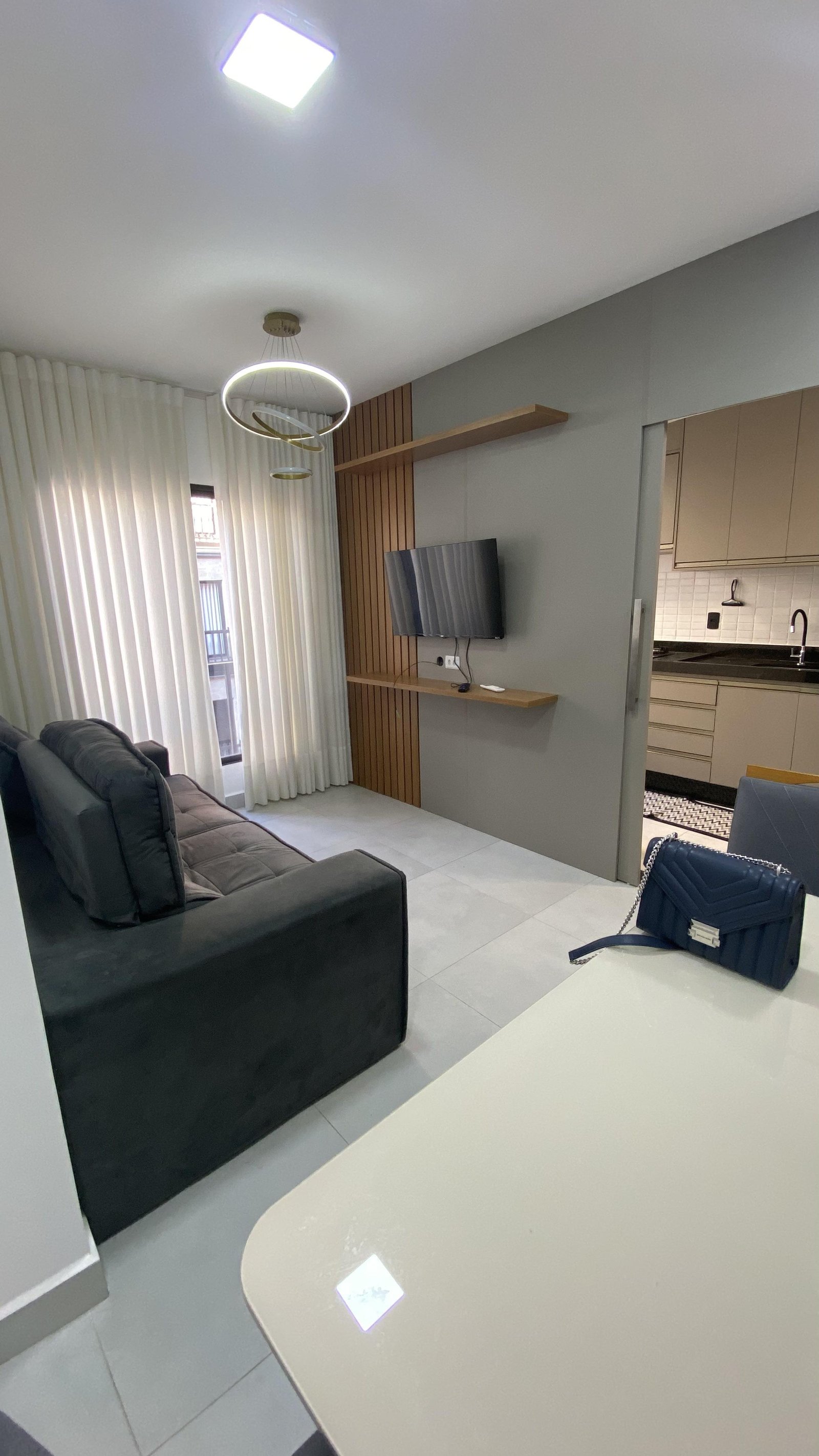 Apartamento mobiliado para locação no Condomínio Bela Marina em Cuiabá – 2 quartos e 2 vagas