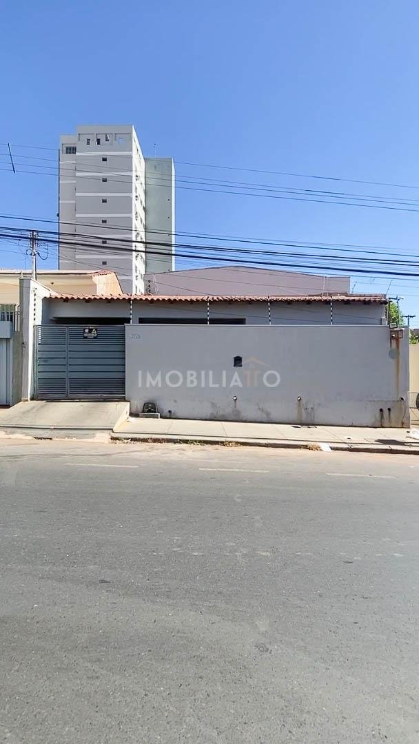 Casa Grande com 3 quartos 1 Suíte no Bairro Goiabeiras