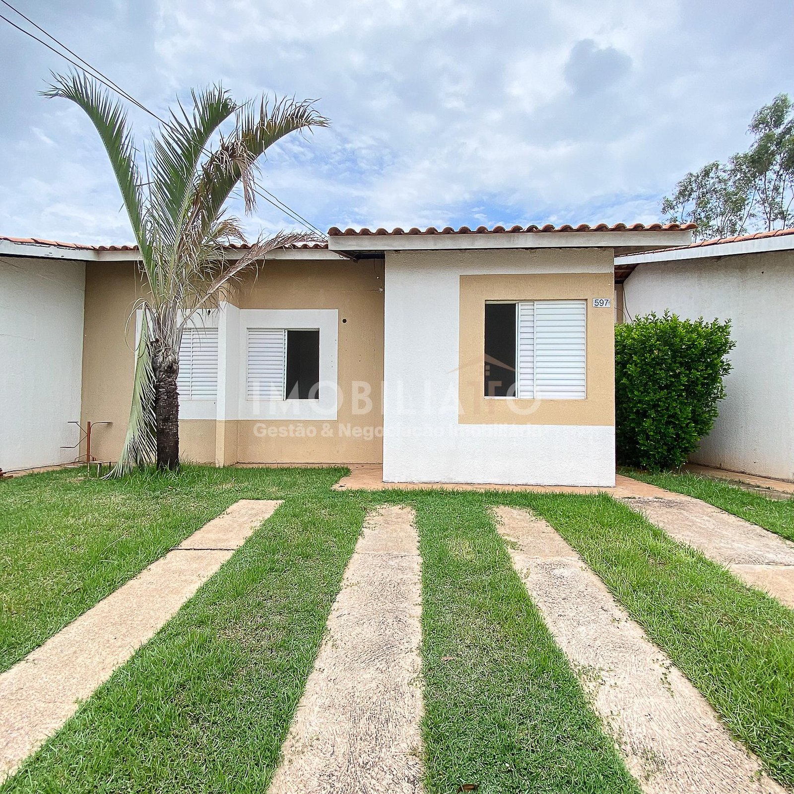 Casa à Venda no Condomínio Terra Nova - Conforto e Lazer em Várzea Grande