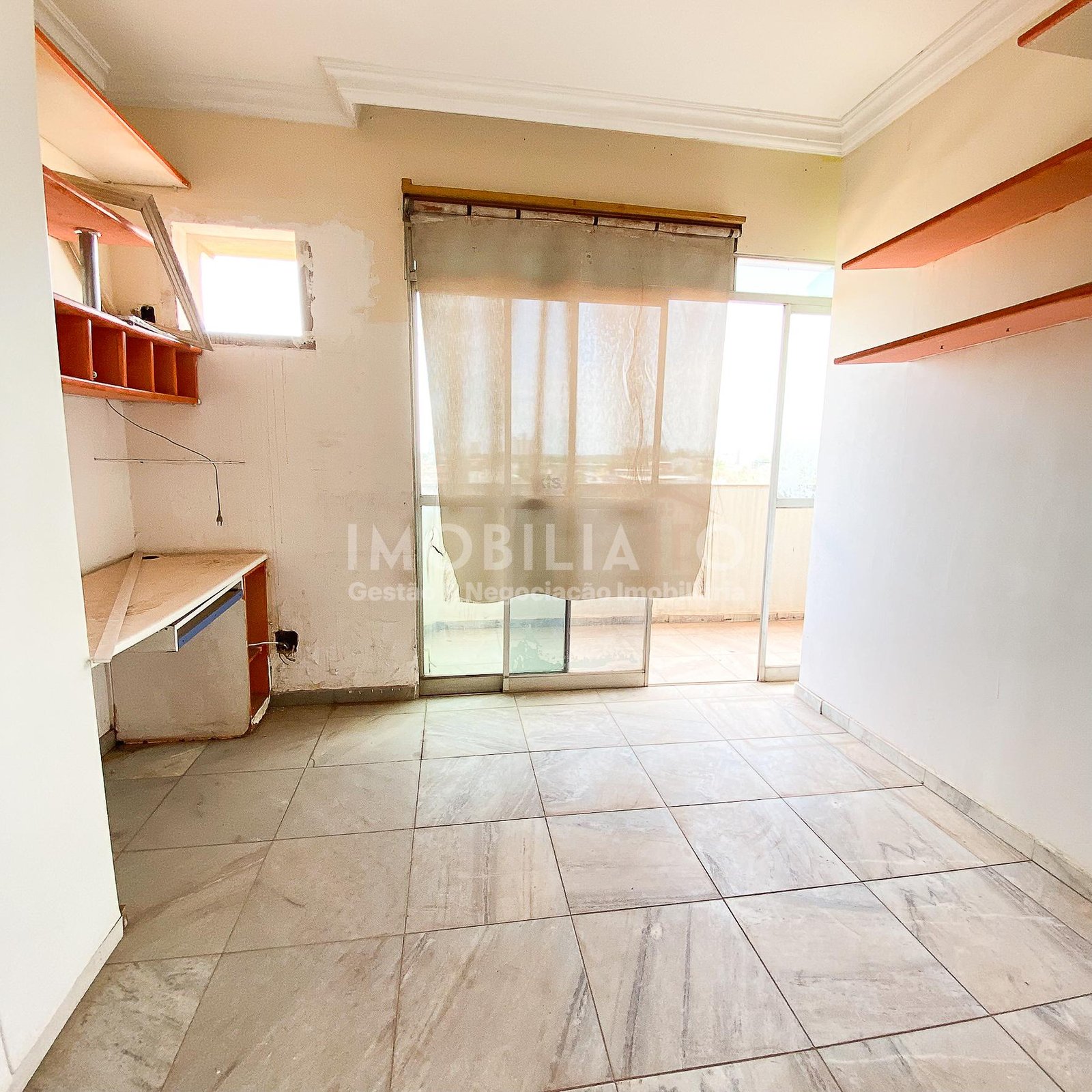 Apartamento de Cobertura à Venda no Centro de Cuiabá - 220m², 3 Quartos, Precisa de Reforma