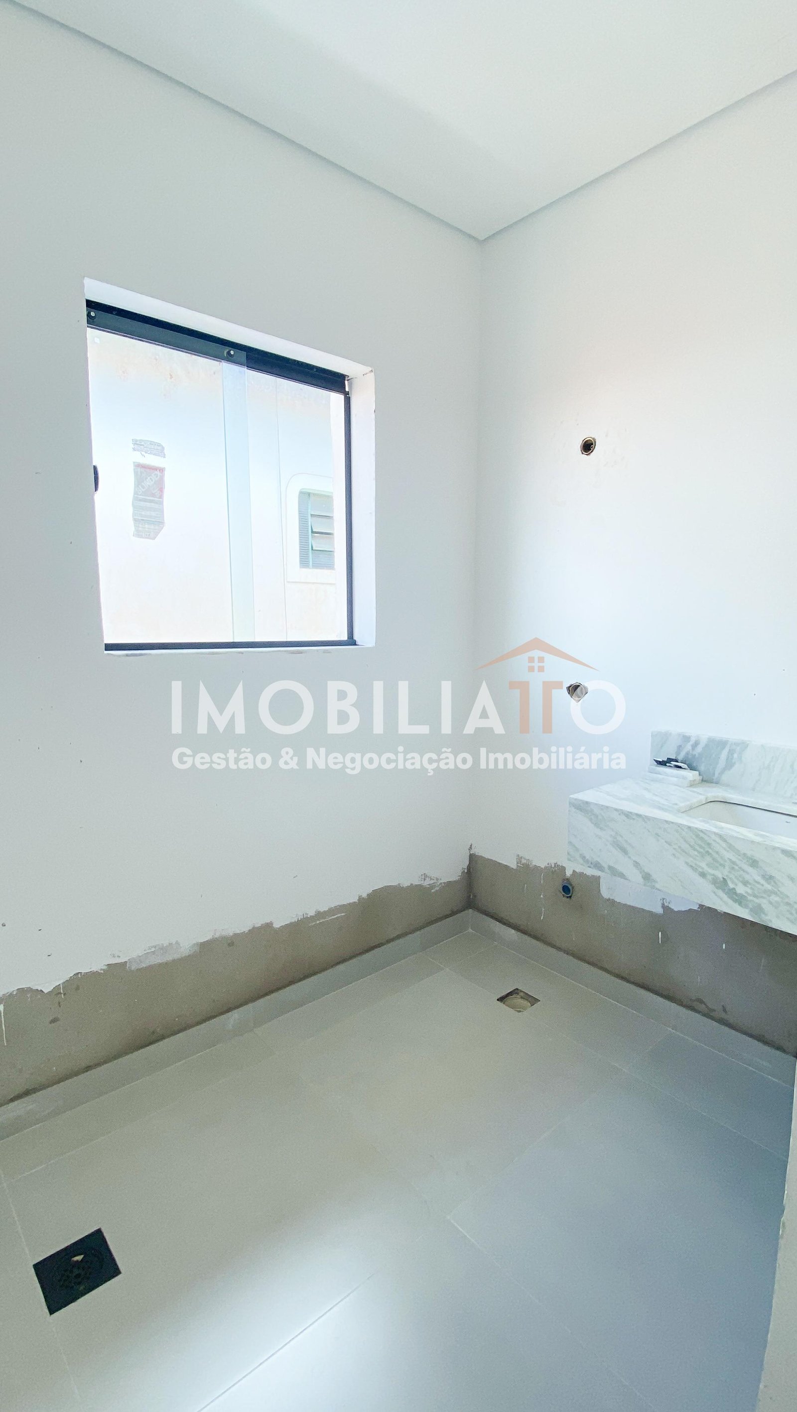 Imóvel comercial à venda no Bairro Araés em Cuiabá – ideal para clínicas e escritórios