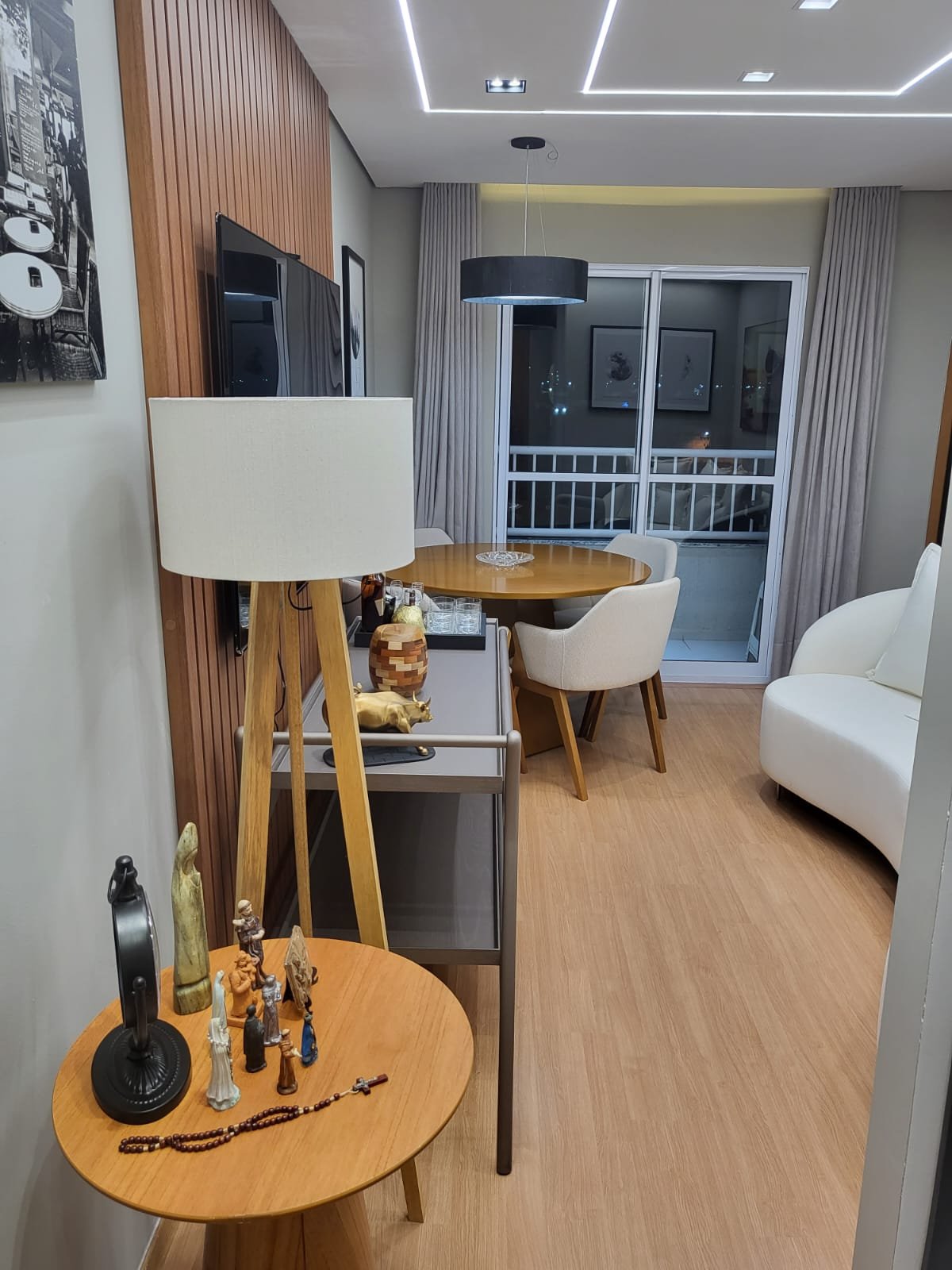 Primeira Moradia dos Sonhos: Apartamento Novíssimo na Av. Beira Rio!