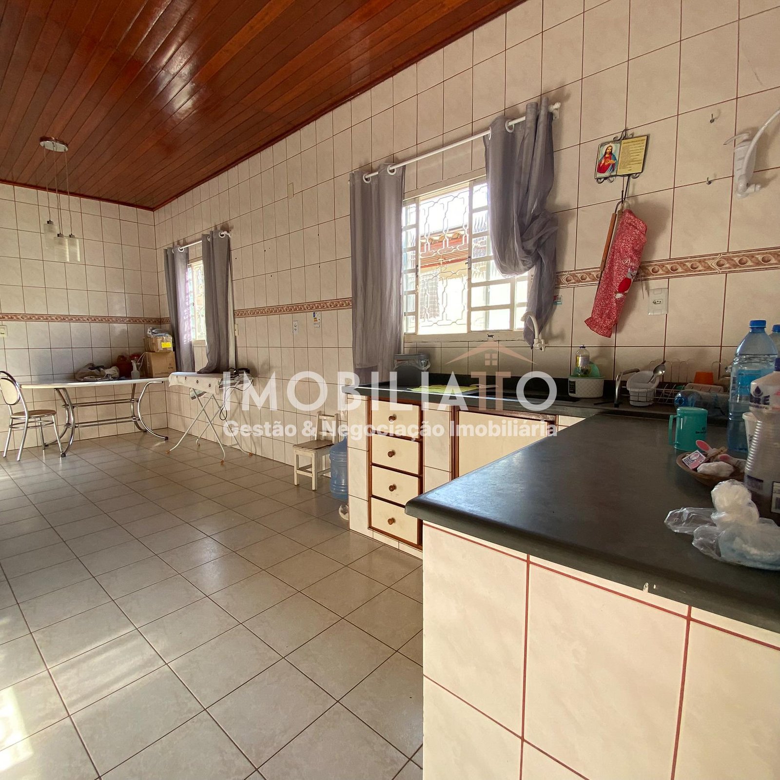 Casa à venda no CPA em Cuiabá – 3 suítes, área gourmet e 4 vagas