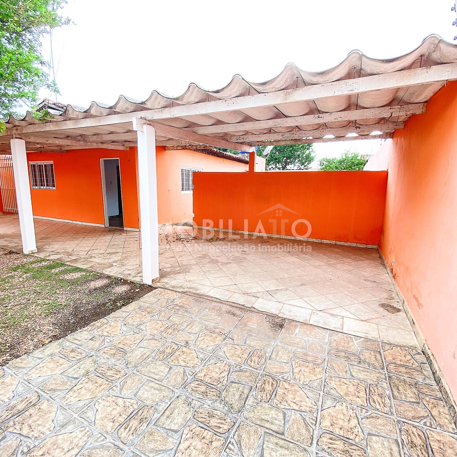 Casa Térrea à Venda no CPA II, Cuiabá - 250m² com 2 Quartos e Quintal Amplo por R$ 249 mil