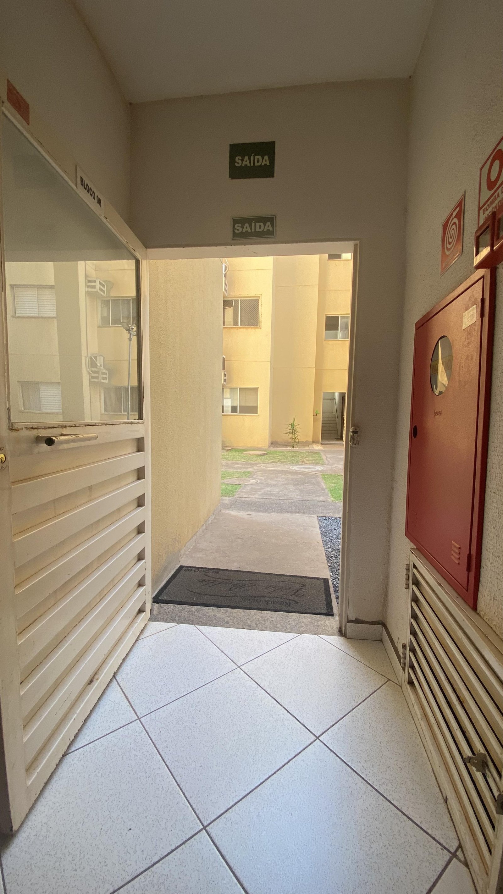 Apartamento térreo para locação no Condomínio Vila Bella em Cuiabá – 2 quartos no Despraiado