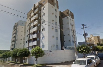 Apartamento com 3 Quartos 2 Vagas de Garagem Todo Reformado