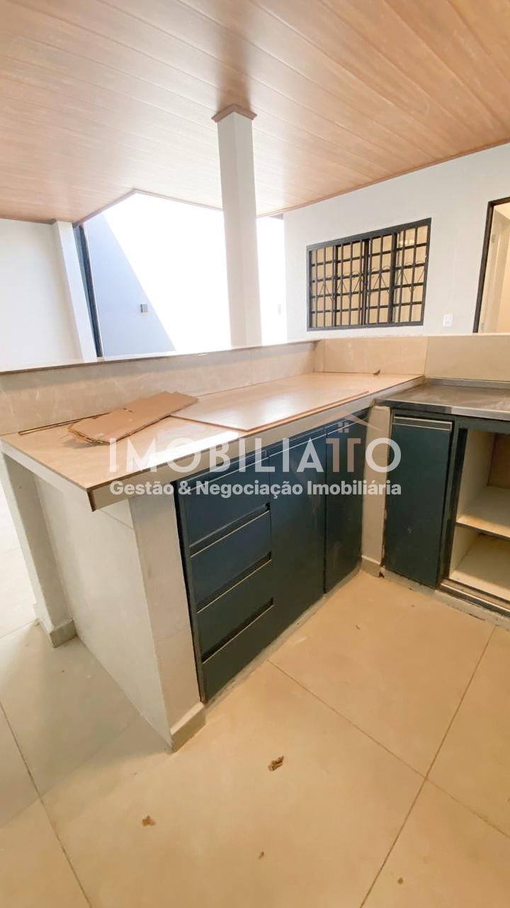 Casa à venda no Jardim Universitário em Cuiabá - 3 quartos, piscina e área gourmet