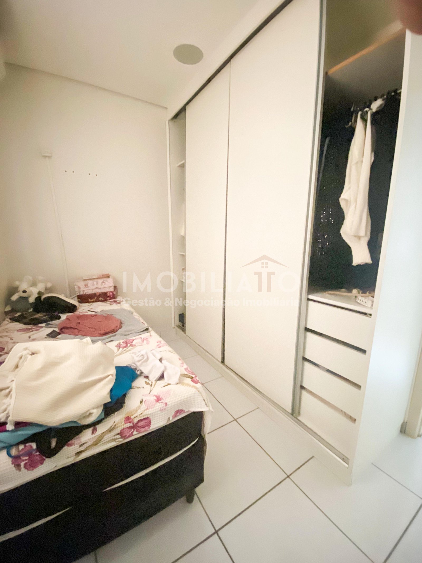 Apartamento à Venda - Região Central da Avenida do CPA, Cuiabá