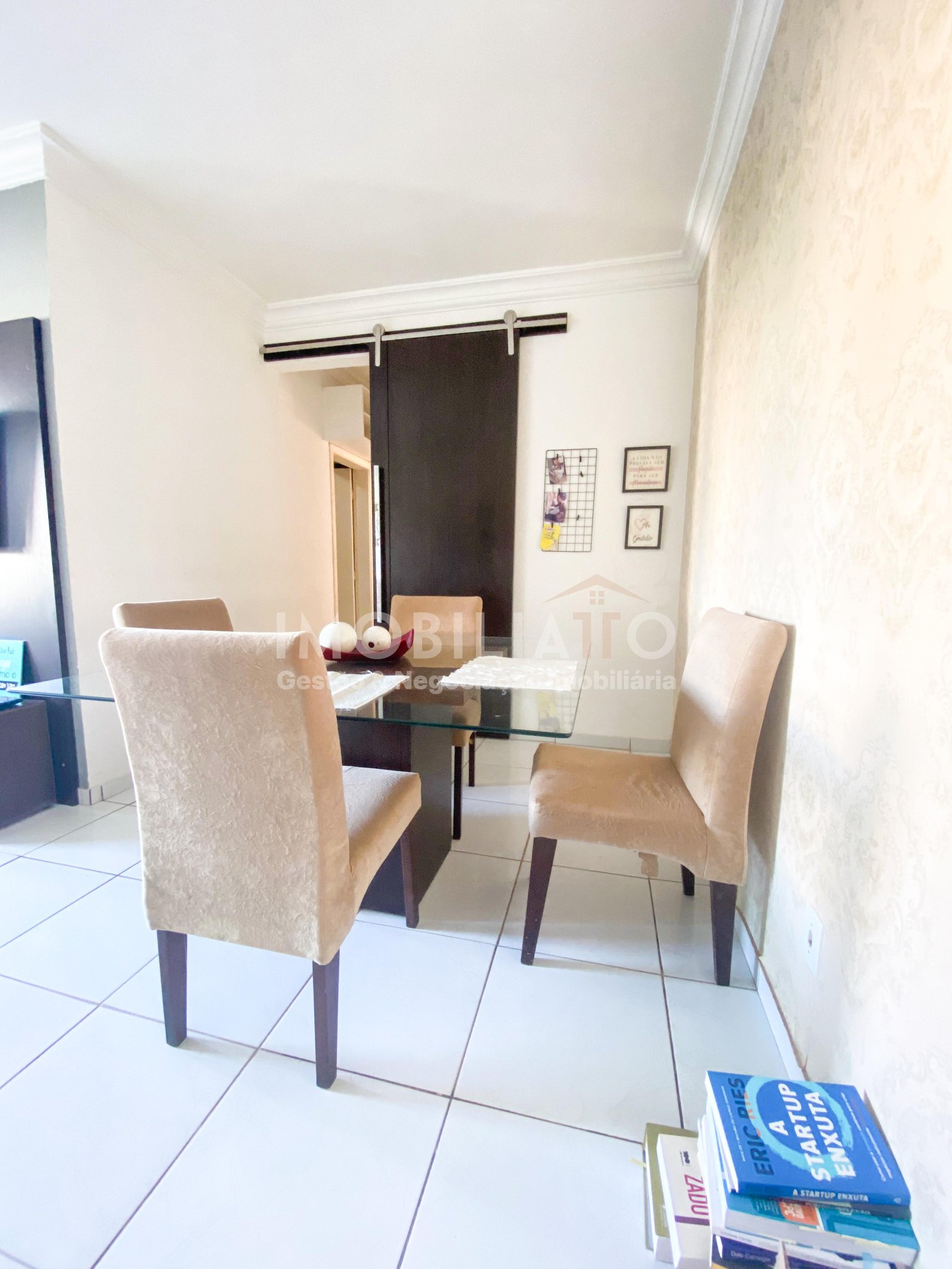 Apartamento à Venda - Região Central da Avenida do CPA, Cuiabá