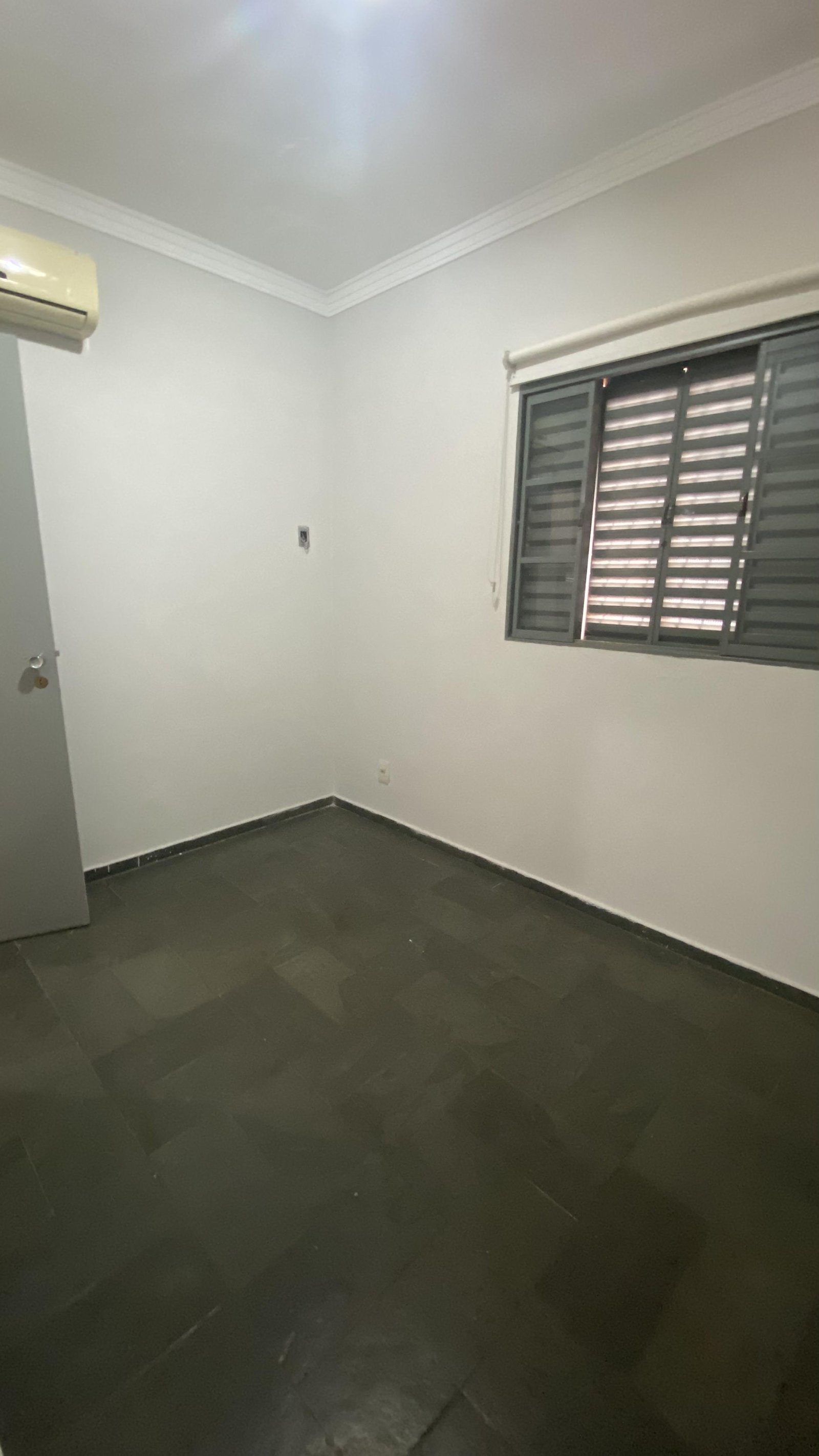 Apartamento à venda no Edifício Pôr do Sol em Cuiabá – 3 quartos, 80m² e reformado