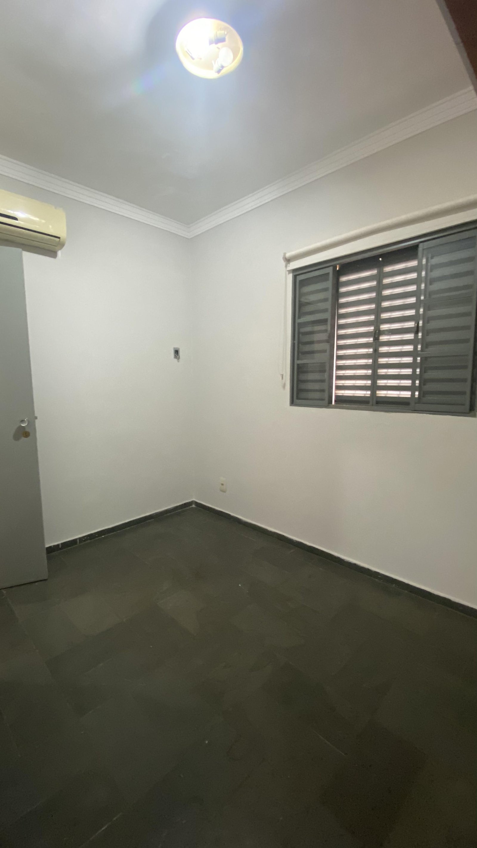 Apartamento à venda no Edifício Pôr do Sol em Cuiabá – 3 quartos, 80m² e reformado