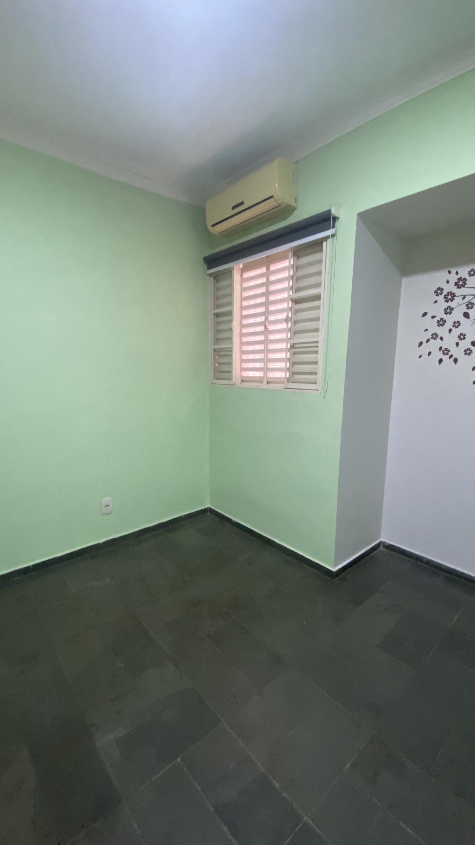 Apartamento à venda no Edifício Pôr do Sol em Cuiabá – 3 quartos, 80m² e reformado