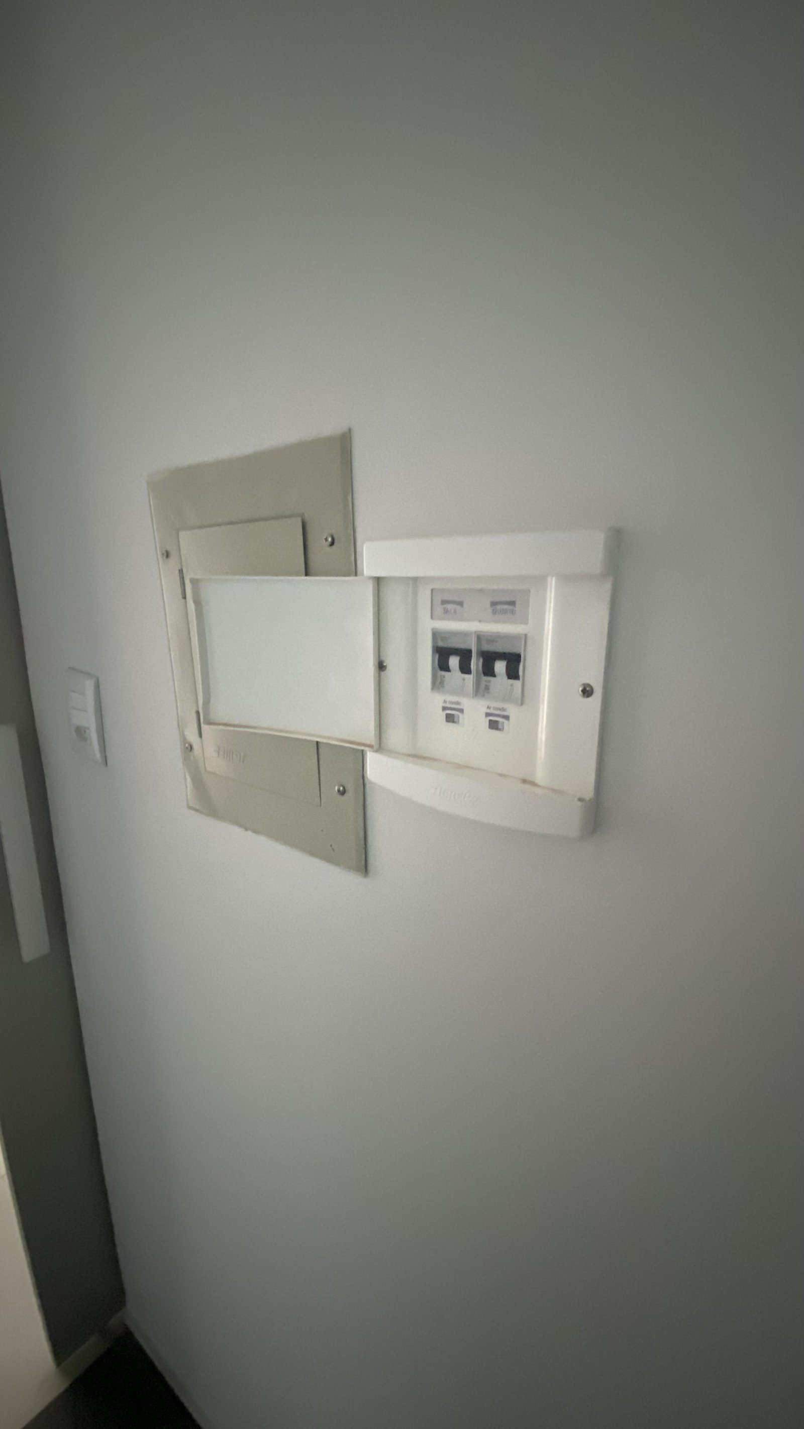 Apartamento à venda no Edifício Pôr do Sol em Cuiabá – 3 quartos, 80m² e reformado