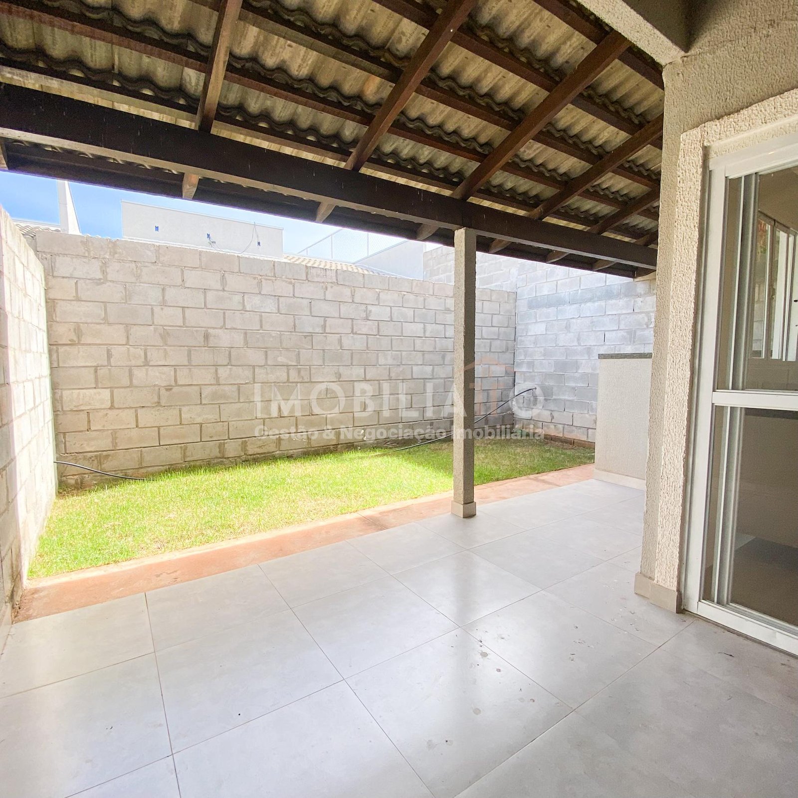 Casa com Suíte à Venda no Condomínio Sevilla90 em Cuiabá – Financiável pelo Minha Casa Minha Vida
