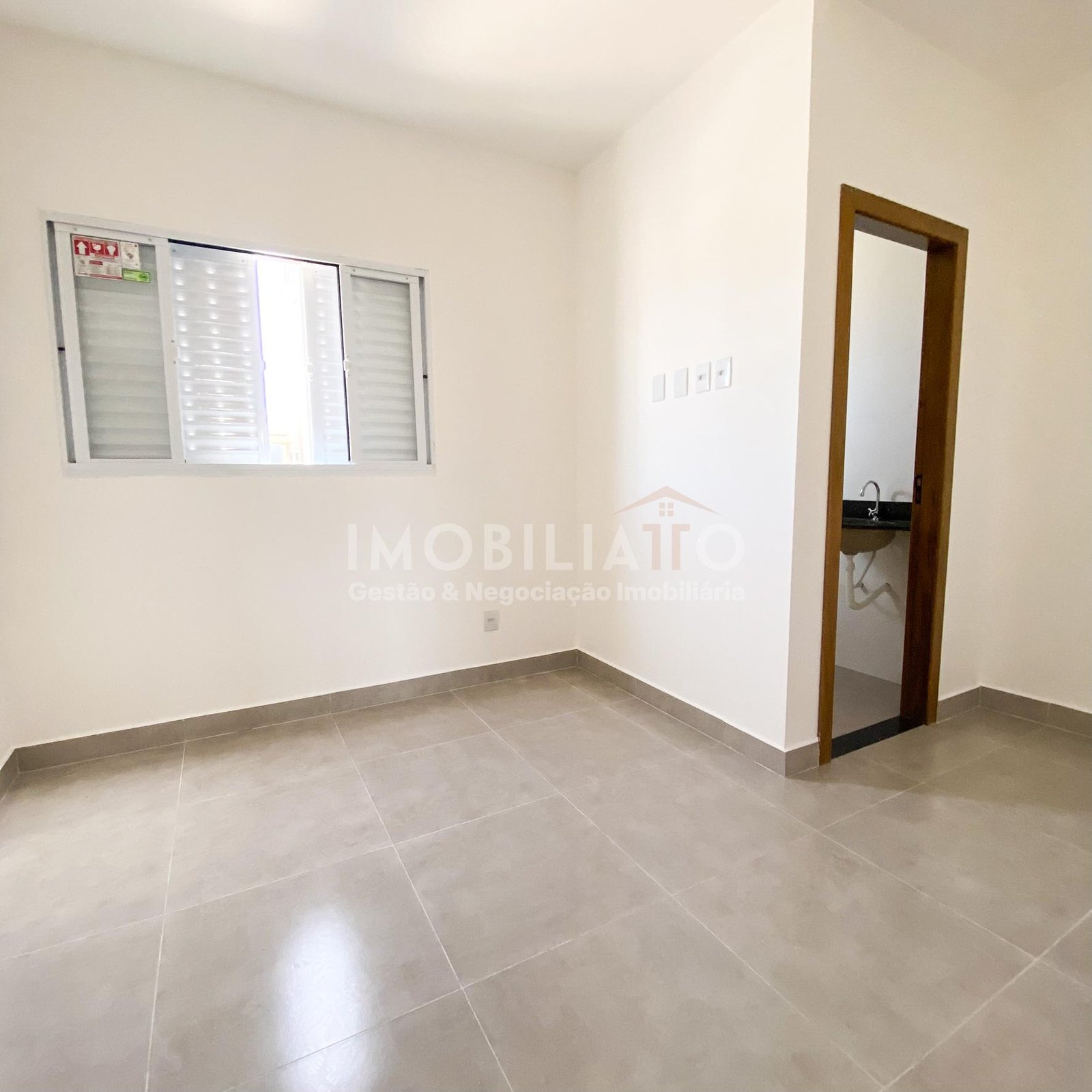 Casa com Suíte à Venda no Condomínio Sevilla90 em Cuiabá – Financiável pelo Minha Casa Minha Vida