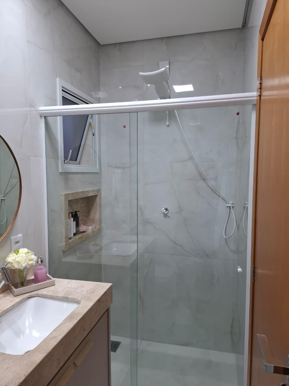 Casa de alto padrão à venda no Condomínio Primor das Torres em Cuiabá – 3 quartos, porteira fechada e energia solar