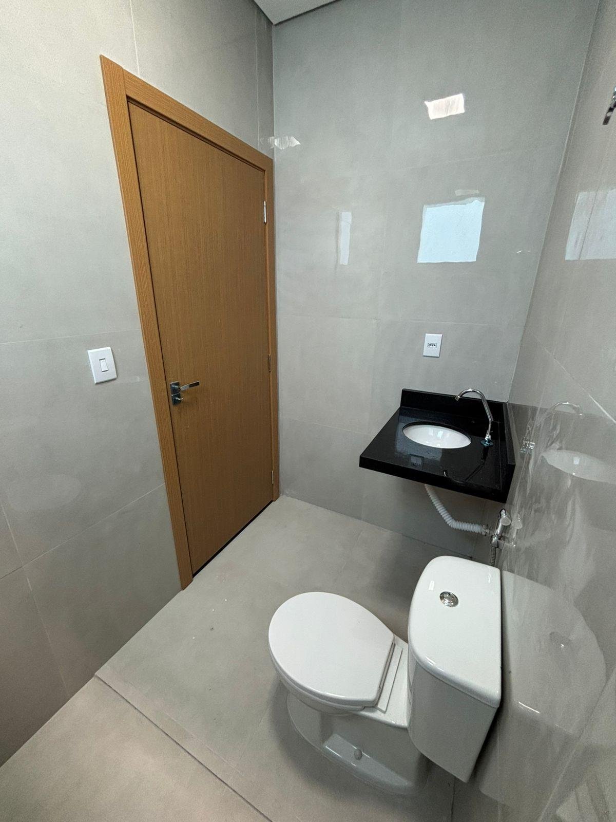 Casa Térrea à Venda no Bairro Santa Cruz, Cuiabá – 3 Quartos com Suíte e Espaço Gourmet