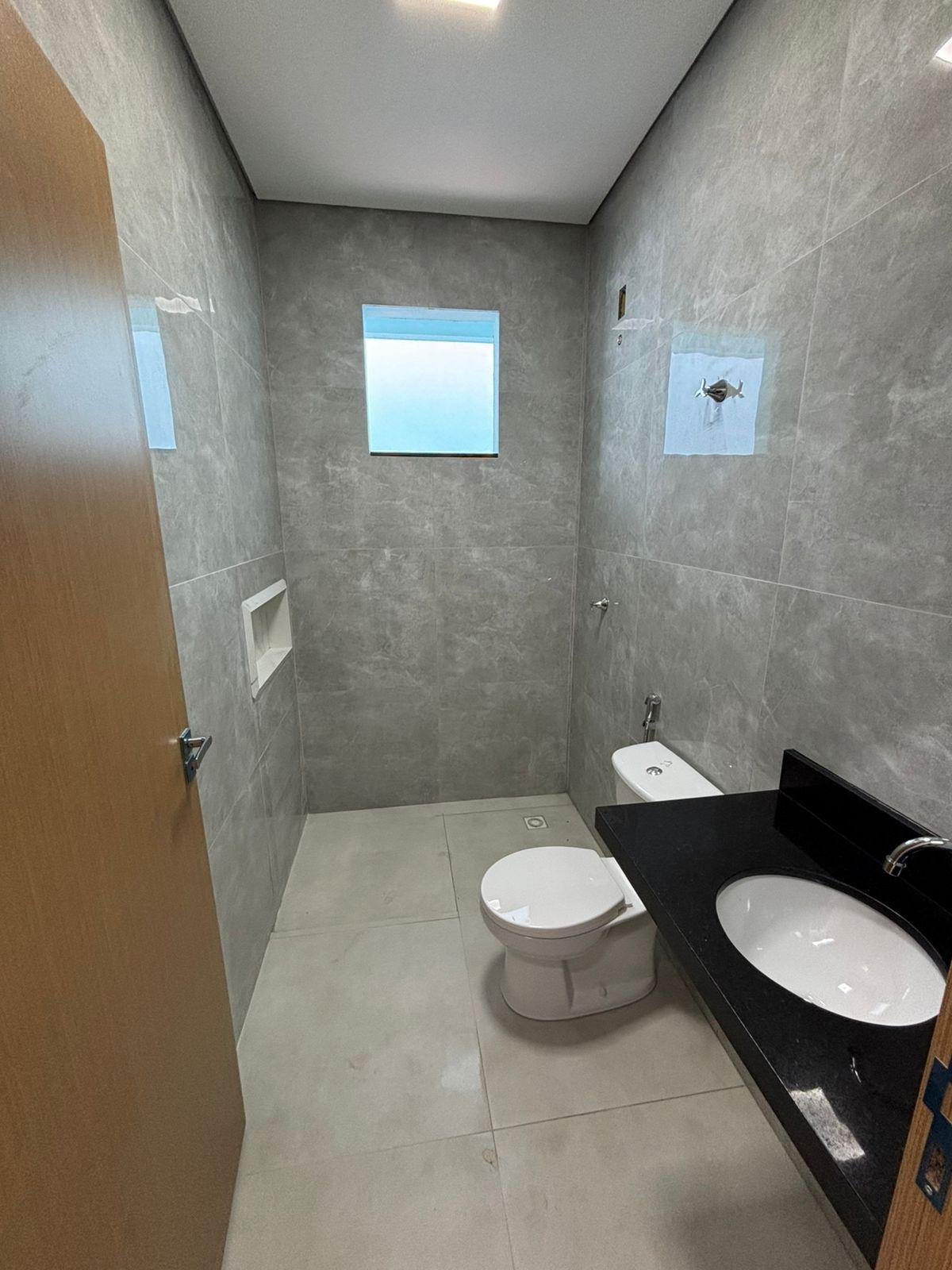 Casa Térrea à Venda no Bairro Santa Cruz, Cuiabá – 3 Quartos com Suíte e Espaço Gourmet