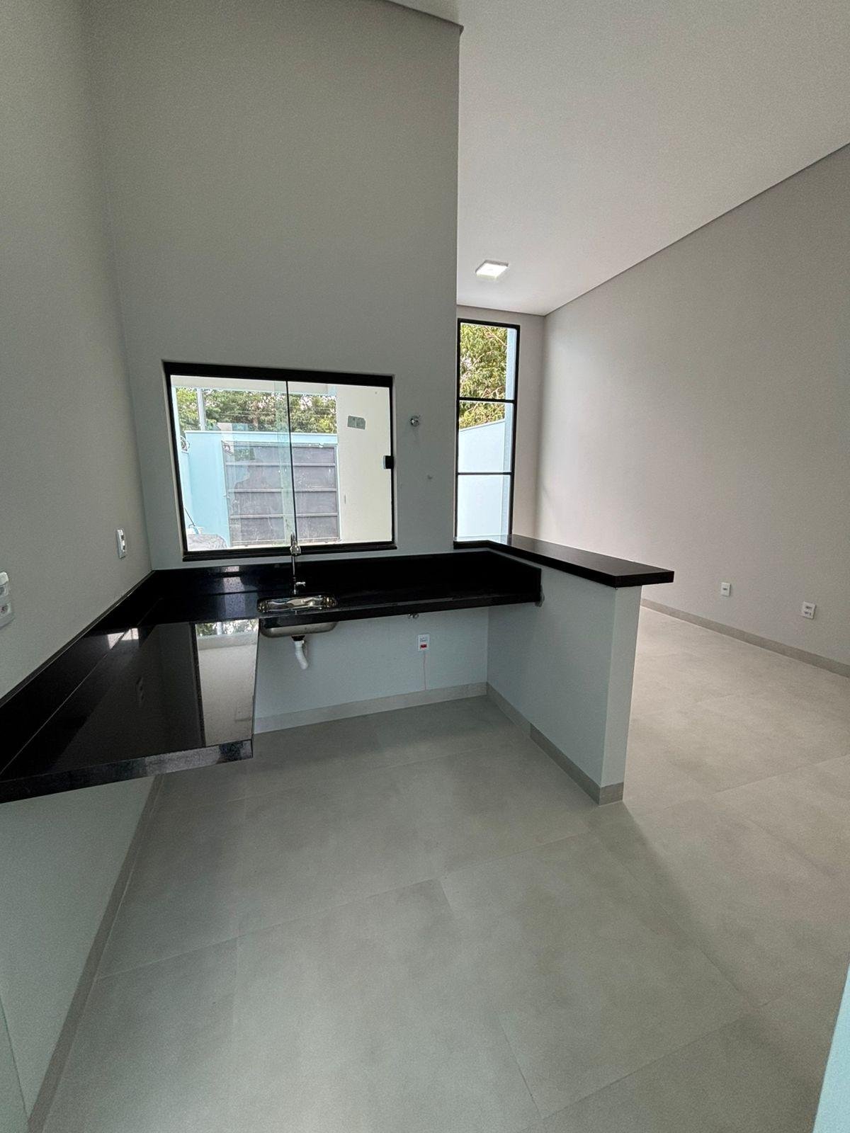 Casa Térrea à Venda no Bairro Santa Cruz, Cuiabá – 3 Quartos com Suíte e Espaço Gourmet